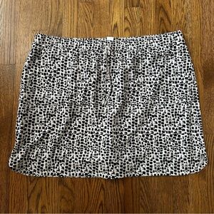 Chico's Zenergy UPF 50+ Chic 360 Printed Skort in square dots, size 20/Chico’s 4